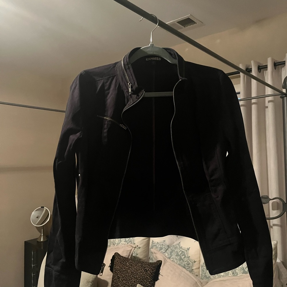 Black zip Jean jacket only worn once. Size 4